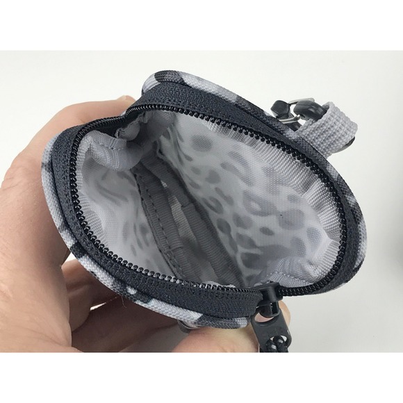 Under Armour Crossbody Bag Pouch Clutch Set Leopard Print Women's Gray Black - Picture 11 of 16